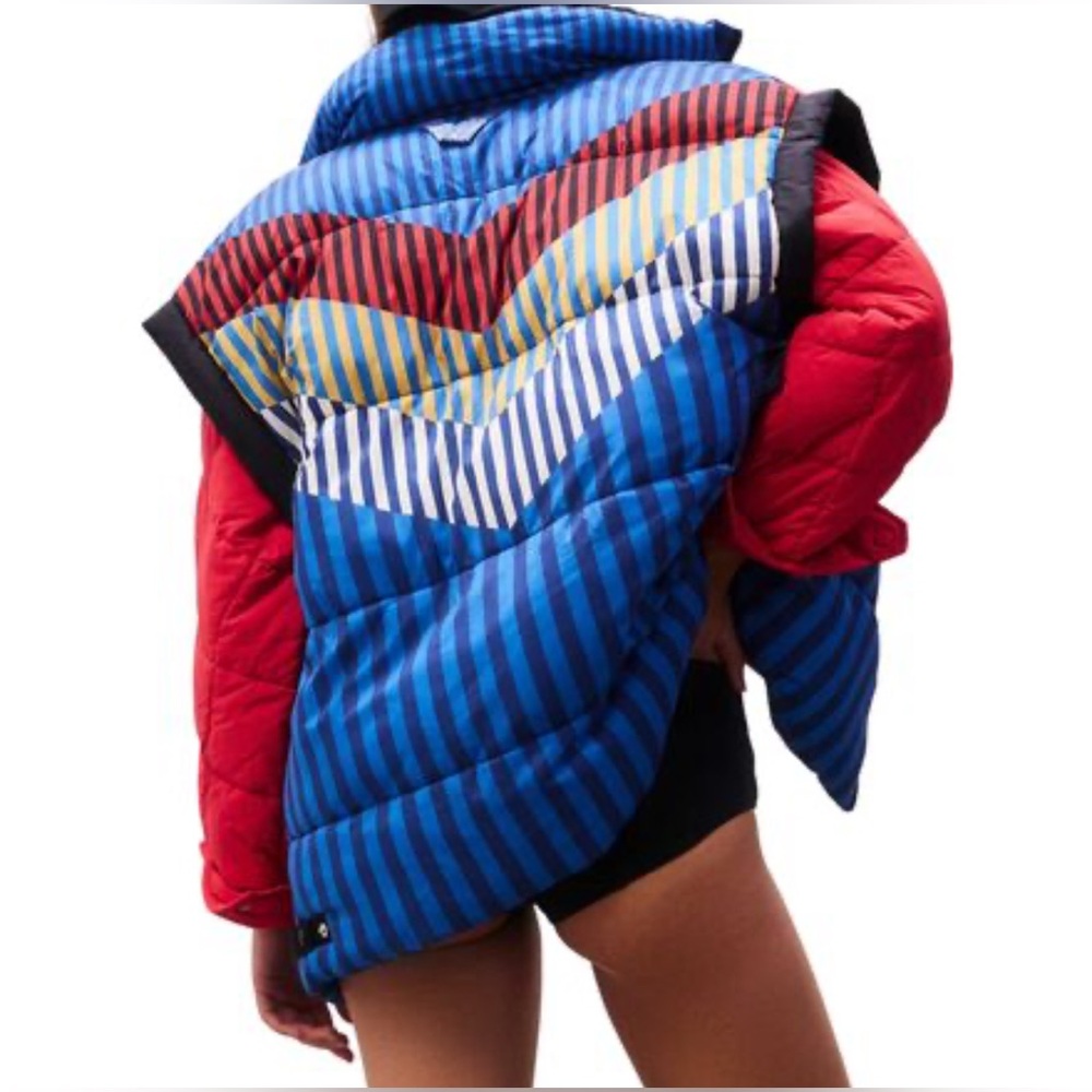 Free People In A Bubble Printed Puffer Vest - Picture 3 of 6